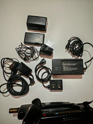 Videocamera Hitachi Vintage (DA TESTARE)