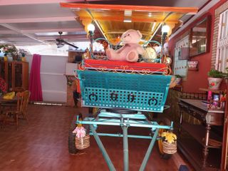 Carruaje madera y metal rociero.