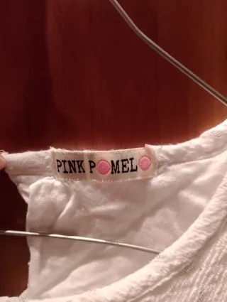 Blusa blanca manga larga.