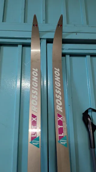 Esquís Rossignol con bastones