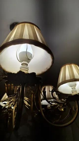 Lámpara de araña vintage dorada