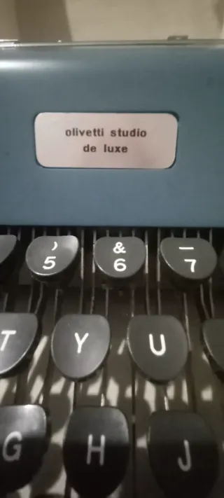 Máquina de escribir Olivetti azul mod."Luxe"