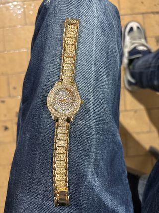 Orologio da polso dorato con strass