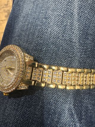 Orologio da polso dorato con strass