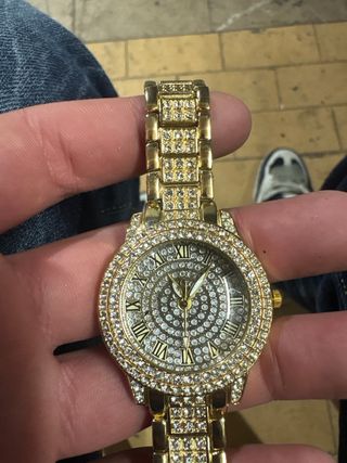 Orologio da polso dorato con strass