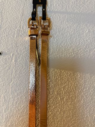 Confezione di 2 cinture rosa.