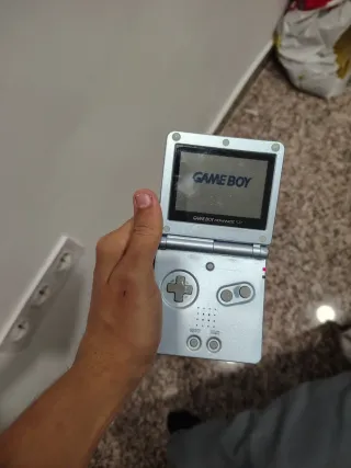 Game Boy Advance SP (modelo AGS- 001)