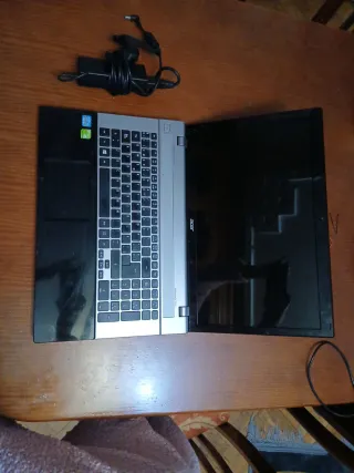 Acer Aspire V3-771G Portátil Negro