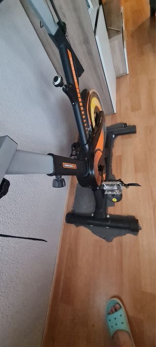 Bicicleta de Spinning Naranja y Negra