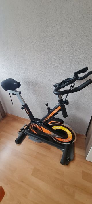 Bicicleta de Spinning Naranja y Negra