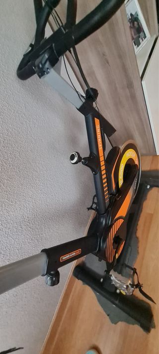 Bicicleta de Spinning Naranja y Negra
