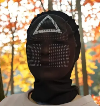 Disfraz mono rojo capucha y cremallera y máscara