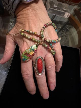 Conjunto anillo coral y collar de Jaspe Imperial