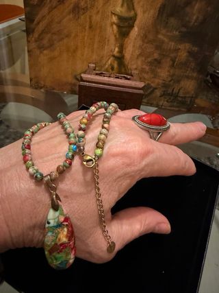 Conjunto anillo coral y collar de Jaspe Imperial