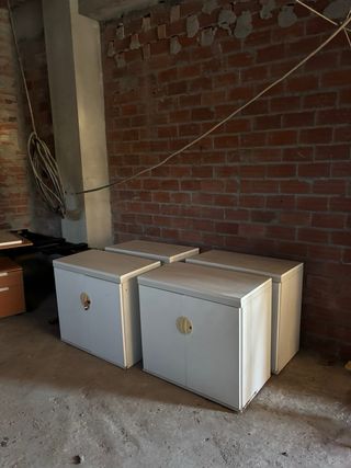 Scrivania ufficio in metallo e plastica