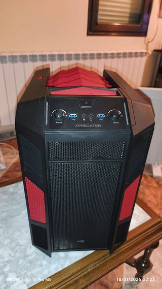 Torre Gamer Aerocool Xpredator Cube Roja