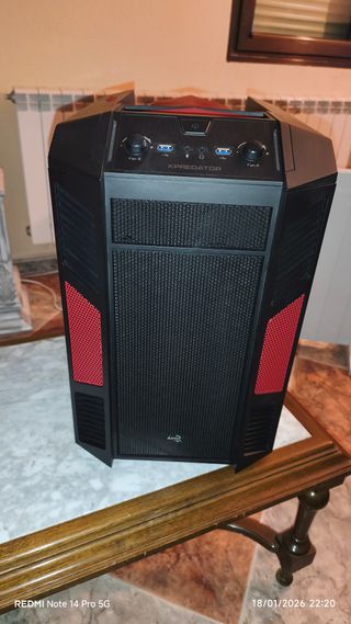 Torre Gamer Aerocool Xpredator Cube Roja