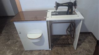Máquina de coser Singer antigua