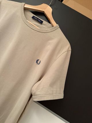 Camiseta Fred Perry Beige Original
