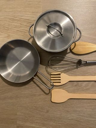 Juego Cocinita: Sartén, Cacerola y Utensilios