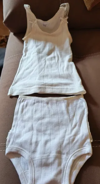 Conjunto camiseta y braguita niña T6