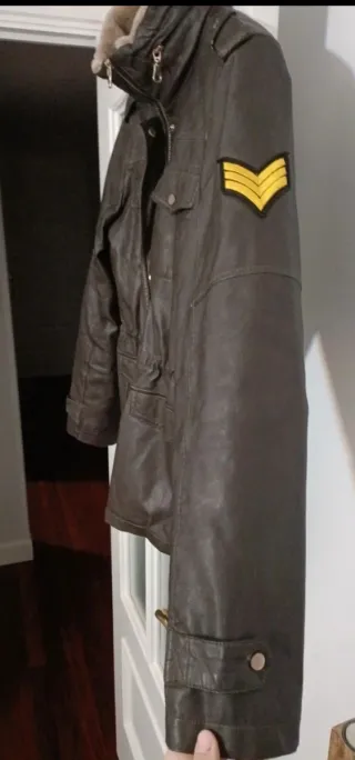 Chaqueta tipo aviador marrón y verde