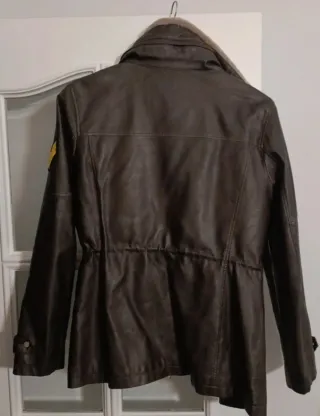 Chaqueta tipo aviador marrón y verde