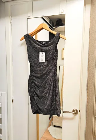 Vestido fiesta Bershka plateado Talla S