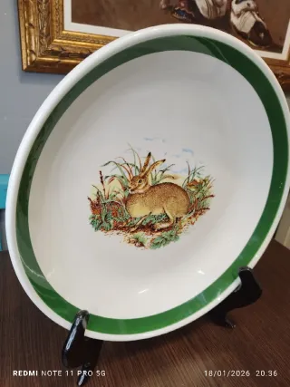 Palangana in porcellana vintage con coniglio