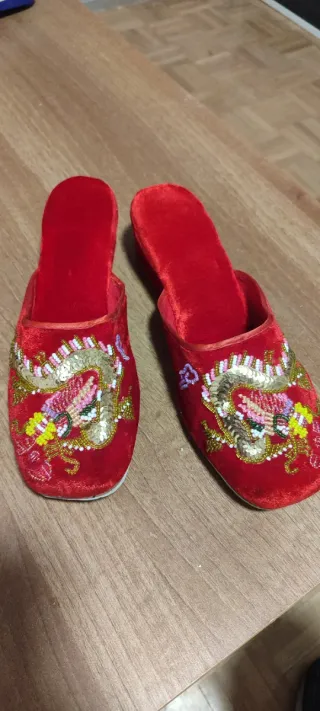 Zapatillas chinas bordadas dragón