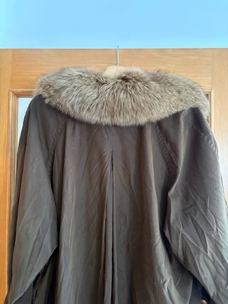 Abrigo vintage Loewe Marrón con Cuello de Pelo