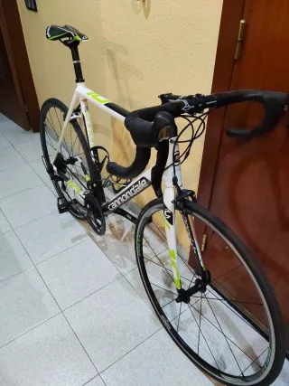 Bicicleta Carretera Cannondale CAAD10