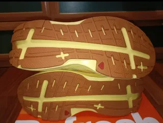 Zapatillas Salomon Aero Glide Blancas/Amarillas