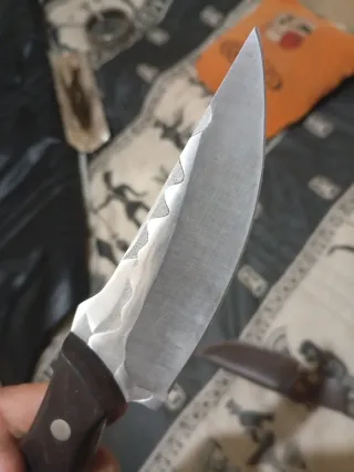 Cuchillo de cuero con anilla