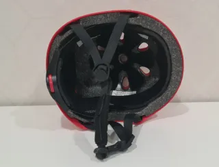 Casco nuevo infantil rojo con estrella blanca Molt