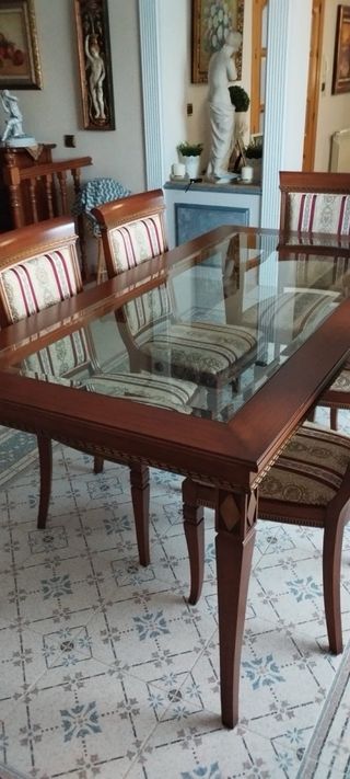 Mesa de comedor estilo inglés