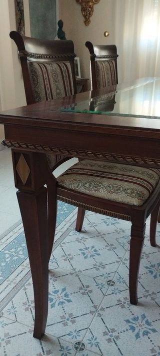 Mesa de comedor estilo inglés