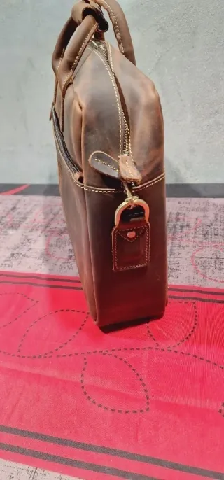 Maletín/bolsa de hombro Kattee de cuero NUEVO 133B