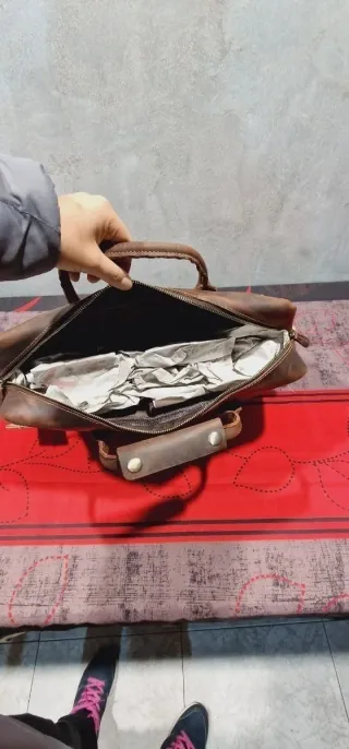 Maletín/bolsa de hombro Kattee de cuero NUEVO 133B