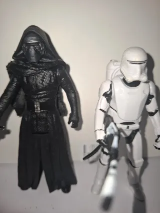 KYLO REN y FLAMETROOPER de STAR WARS. HASBRO