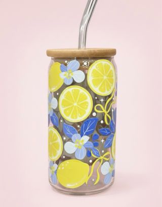 Vaso de cristal con diseño de limones