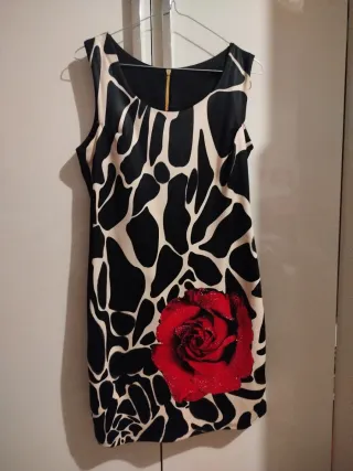 Abito midi donna con stampa rosa rossa