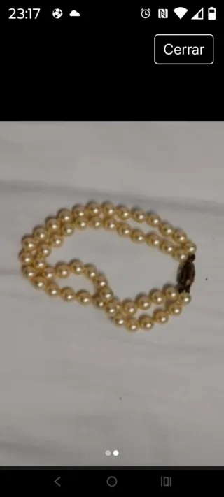 Pulsera de perlas blancas