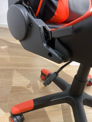 Silla Gamer Rainbow Roja y Negra con un mes de uso