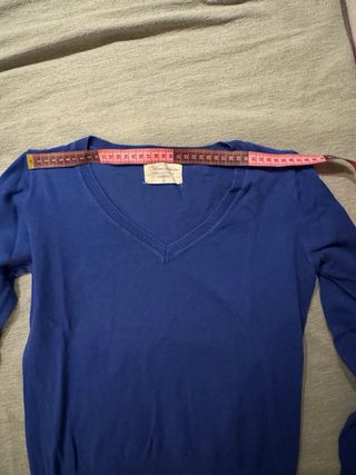 Jersey azul cuello pico