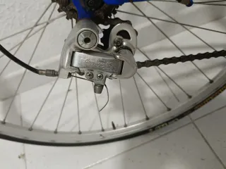 Bicicleta de carretera Zeus azul/amarilla