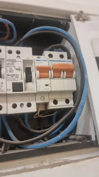 Electricista WhatsApp 615 55 56 11