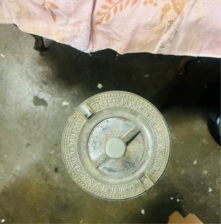 Cenicero de pie antiguo de Francia