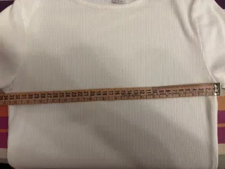 Camiseta blanca de manga corta