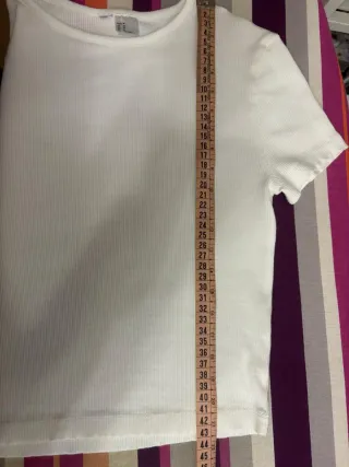 Camiseta blanca de manga corta